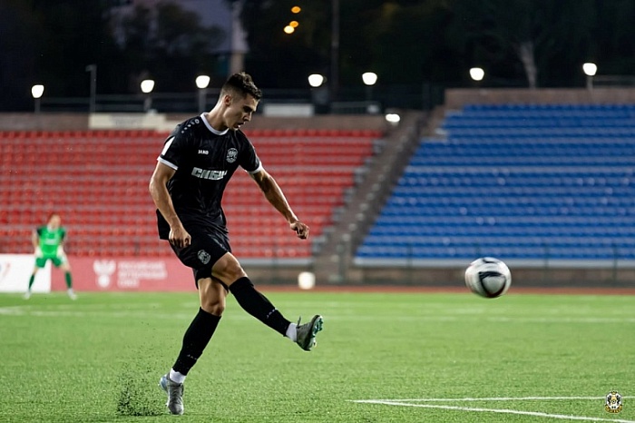 Даниил Камлашев продолжит выступать за футбольный клуб "Тюмень"