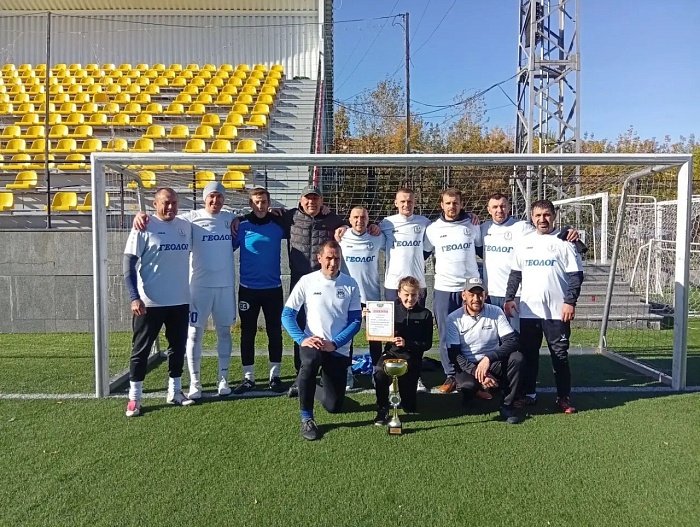 «Геолог» выиграл турнир памяти Фармана Салманова