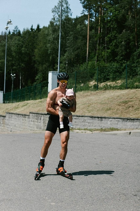 К спорту нужно приучать с детства