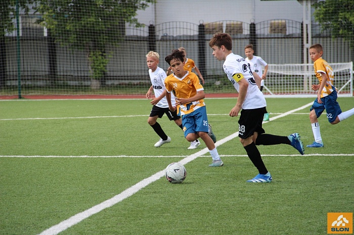 Тюменские футболисты одержали волевую победу в Екатеринбурге