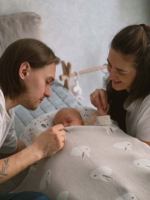 Кирилл с женой Викторией и дочкой Кирой