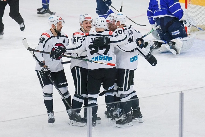 Игрок хоккейного «Рубина» Михаил Стихановский: «Пропускали слишком много контратак»