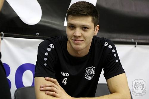 Игрок МФК "Факел" Данил Карпюк: "Рад вернуться в Россию"
