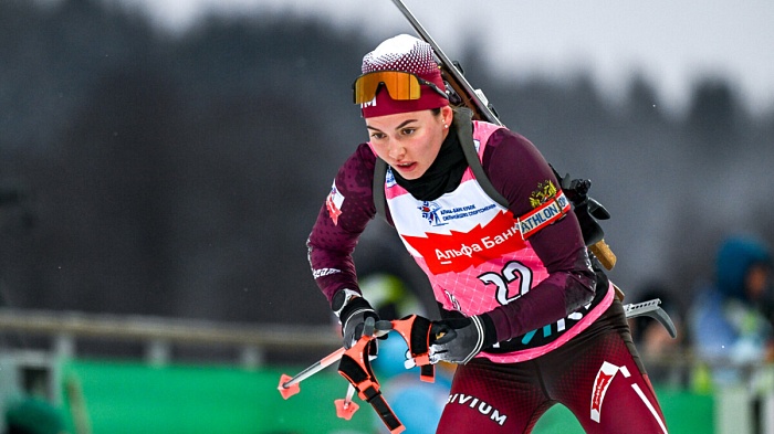 Югорчанка Виктория Метеля — чемпионка России в большом масс-старте, тюменка Виктория Сливко — серебряный призёр