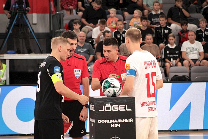 «Синара» из Екатеринбурга дважды одолела новосибирский «Сибиряк»