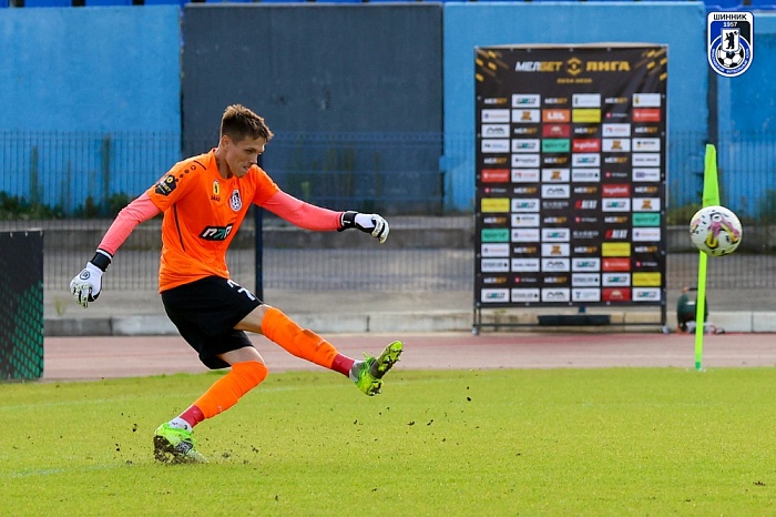 Экс-вратарь «Тюмени» продлил контракт с ярославским «Шинником»