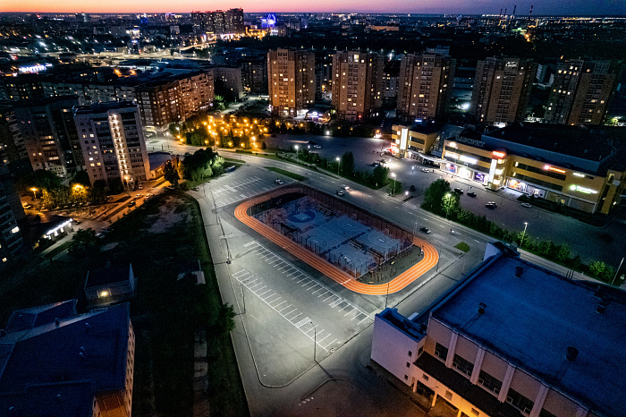 В Тюмени более шестидесяти площадок, на которых можно играть в баскетбол «3 на 3» на улице. Спортсмены и тренеры рассказывают о лучших из них