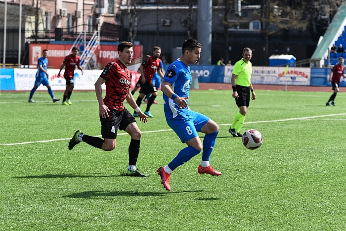 Тюменский воспитанник Абдула Багамаев вернулся в «Факел» из Воронежа