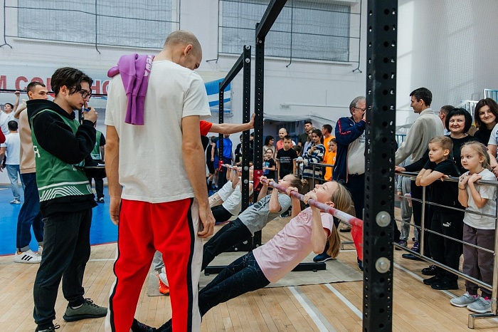 Сила семьи: отцы и дети посоревнуются в силовом двоеборье