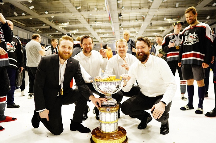 Экс-главный тренер хоккейного клуба «Рубин» Денис Ячменёв: «Если бы мне сейчас удалось выпить стакан газировки, я был бы абсолютно счастлив»