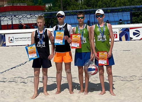 Юные тюменские пляжники классно сыграли в Магнитогорске