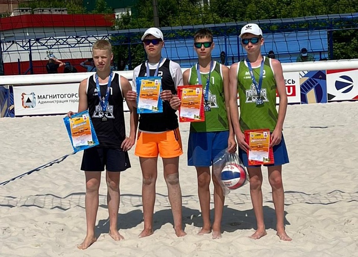 Юные тюменские пляжники классно сыграли в Магнитогорске