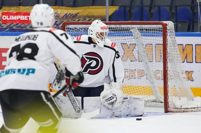 Хоккейный клуб «Рубин» проиграл в Воскресенске