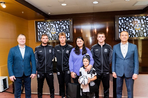 Спортивная мечта 7-летнего тюменского футболиста Роберта Хазратова