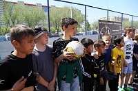 Тренировка с защитником мини-футбольного клуба «Тюмень» Андреем Соколовым в сквере «Семейный»