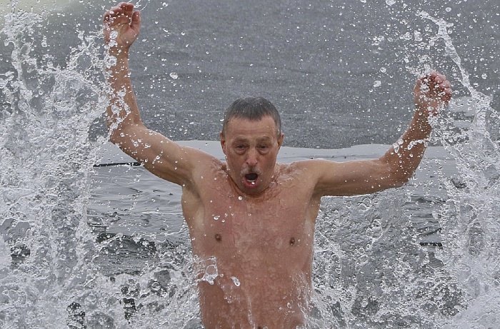 Четырёхкратный чемпион мира по зимнему плаванию Александр Зеленецкий: «Мне 70 с половиной лет, и я считаю, что всем нужно заниматься физкультурой и закаливанием!»