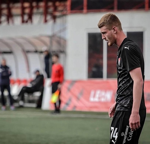 Игрок футбольного клуба "Тюмень" Артем Аношин: "Игра складывалась не лучшим образом для нас"