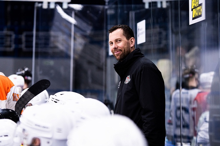 Экс-главный тренер хоккейного клуба «Рубин» Денис Ячменёв: «Если бы мне сейчас удалось выпить стакан газировки, я был бы абсолютно счастлив»