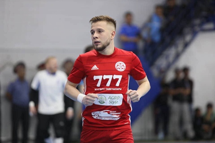 Экс-игрок «Тюмени» Василий Луценко будет выступать за медногорский «Металлург»