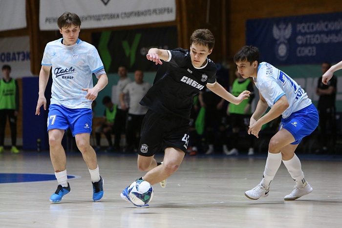 Высшая лига. "Восток". "Тюмень-дубль" - "Факел-ЮКИОР"