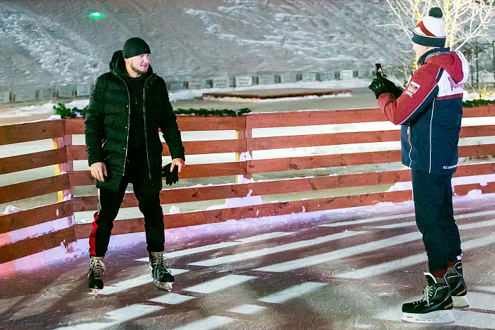 А не сходить ли на каток? Тестируем ледовую площадку у «Конторы пароходства»