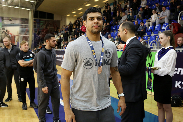 Форвард сборной Азербайджана Рафаэл Вилела возвращается в мини-футбольный клуб «Тюмень»: теперь снова будем «вилелить»!