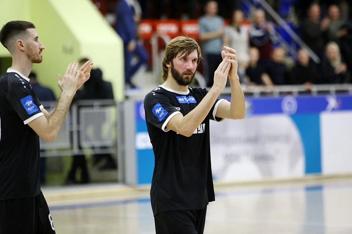 Игрок футзального клуба "Тюмень" Андрей Батырев: "Главное - в конце сезона надеть медали"