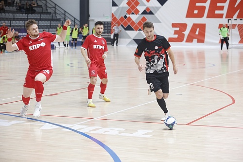 Гол экс-тюменца Сергея Крыкуна помог «коммунистам» выйти в четвертьфинал