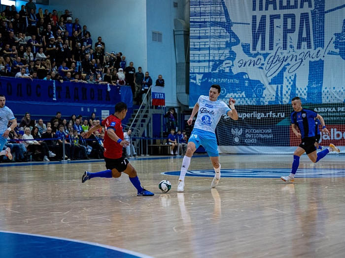 Дубль Данила Карпюка не спас сургутян от поражения