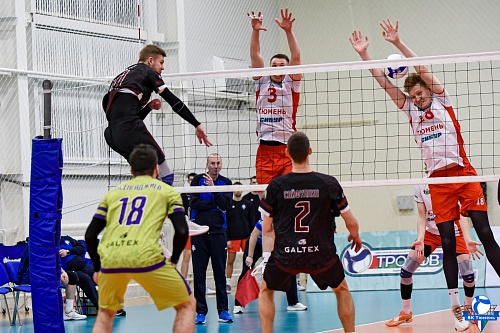 Волейболисты «Тюмени» в первой встрече одолели «Текстильщик»