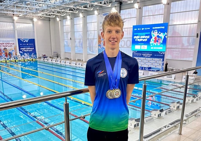 Тюменский пловец завоевал четыре награды в Калининграде