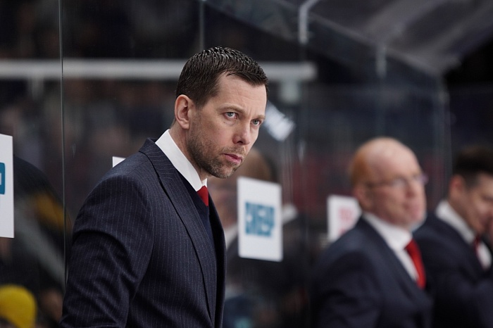 Экс-главный тренер хоккейного клуба «Рубин» Денис Ячменёв: «Если бы мне сейчас удалось выпить стакан газировки, я был бы абсолютно счастлив»