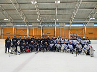 Хоккейный клуб «Газовик» обыграл студентов из Тобольска