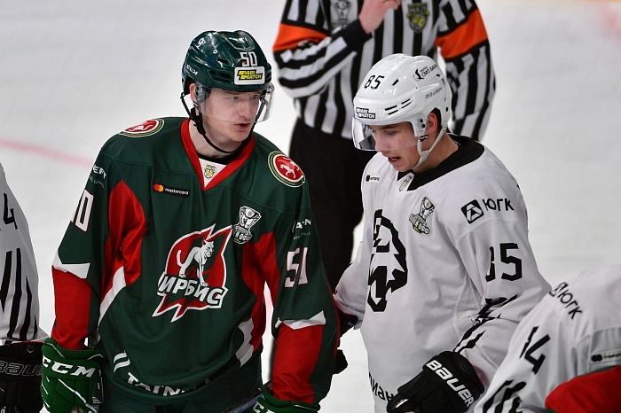 Нападающий хоккейного клуба «Рубин» Иван Стёжкин: «В челябинском «Тракторе» я прошёл все ступени»