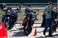 В День физкультурника в Тюмени на набережной прошли соревнования по автогонкам