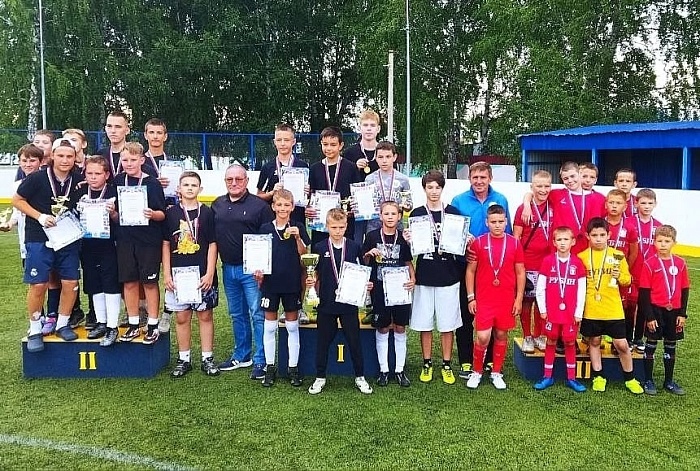 Омутинская «Сибирь» стала лучшей в турнире по дворовому футболу