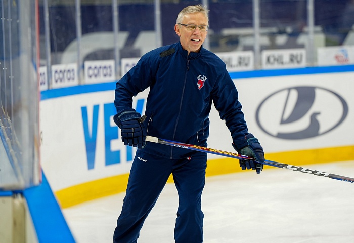 Игорь Ларионов