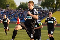 Лидер атак футбольного клуба «Тюмень» Илья Порохов продолжает феерить на сборах. Он сделал хет-трик в матче против казахстанского «Аксу»