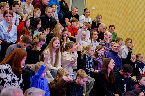 Тобольские гимнасты встретились с известными спорстменами