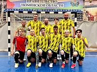 Команда известного футболиста Дмитрия Зарвы взяла Кубок городской лиги