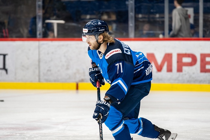 Экс-защитник «Рубина» Иван Сушинский сыграет за барнаульский клуб