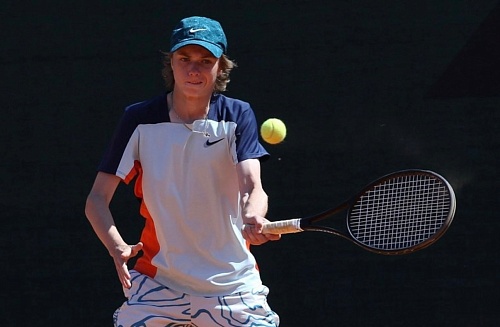 Тюменский теннисист обыграл индийца, но уступил британцу