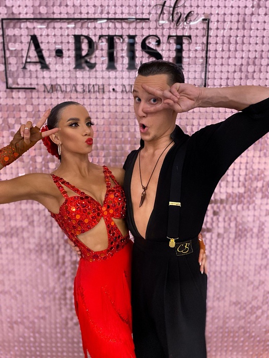 Блютузик, или магическая связь в танцевальном дуэте Кирилла и Влады