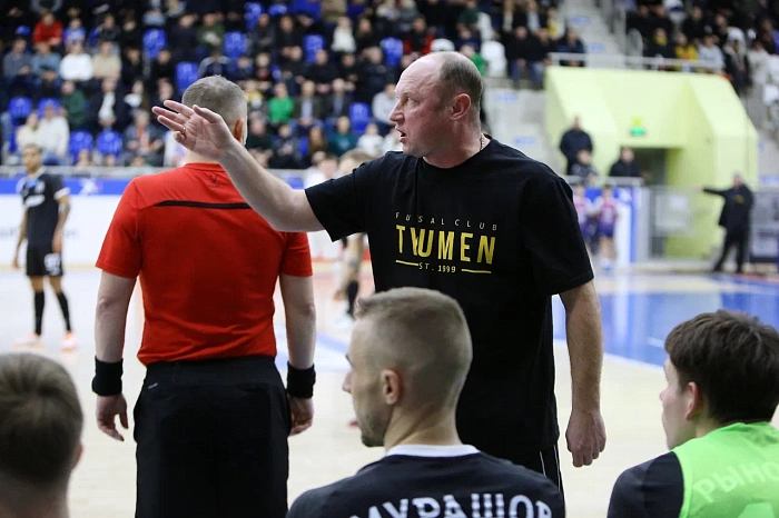 Главный тренер футзального клуба "Тюмень" Денис Абышев: "Витама хорошо действует в позиционной обороне"