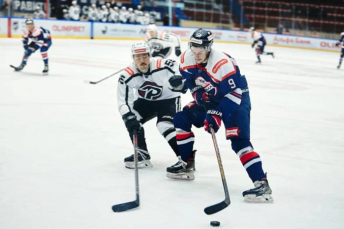 Хоккейный «Рубин» выиграл матч в Саратове