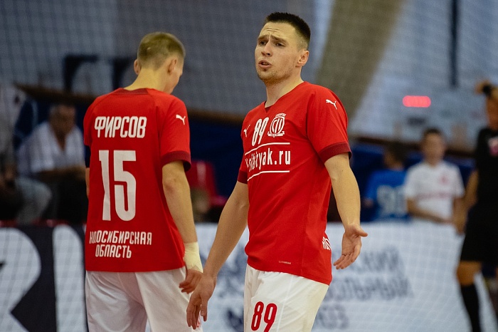 Никита Емельянов