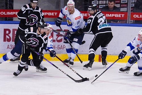Хоккейный клуб «Рубин» проиграл шестой матч серии плей-офф с рязанцами и завершил сезон в ВХЛ
