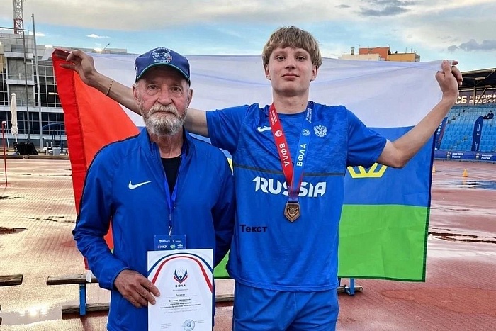 Матвей Чулкин — победитель первенства России в беге с барьерами