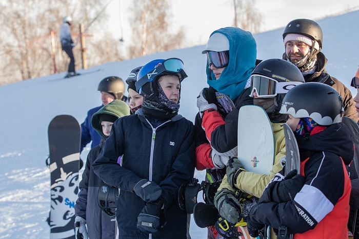 На «Воронинских горках» прошёл чемпионат Тюменской области по сноуборду