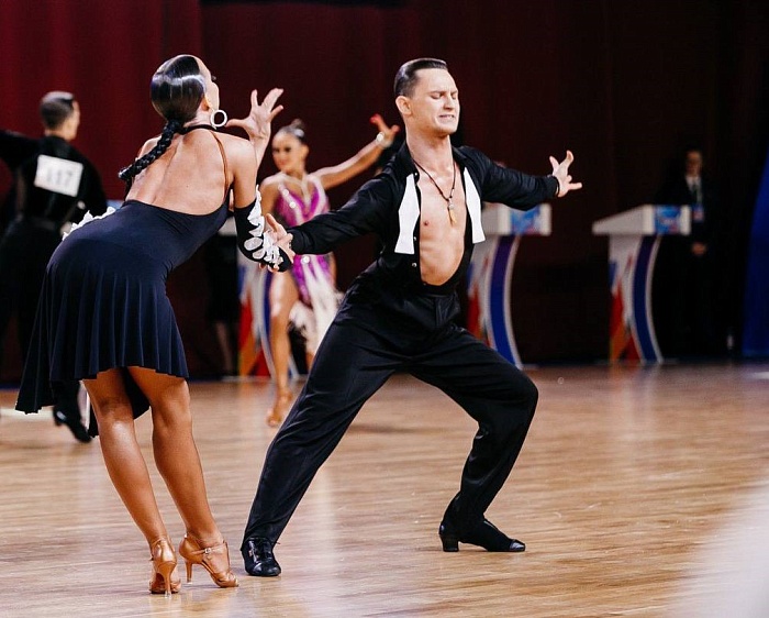 Блютузик, или магическая связь в танцевальном дуэте Кирилла и Влады